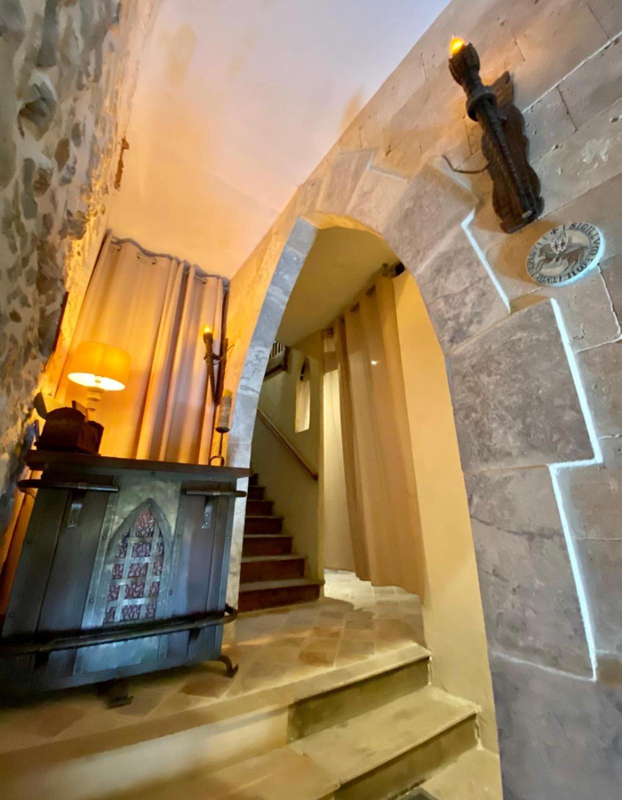 La Maison Des Templiers ~ Ostal Medieval ~ Logis Enchantes Каркассонн Екстер'єр фото